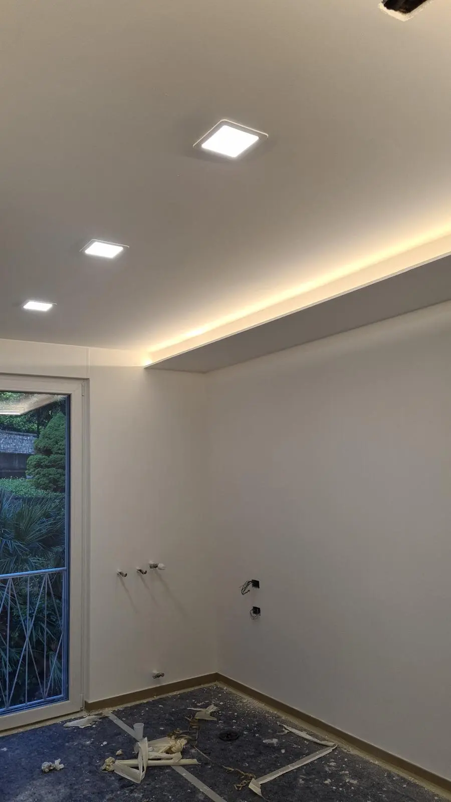 Controsoffitto LED, dettaglio del lavoro — foto 4