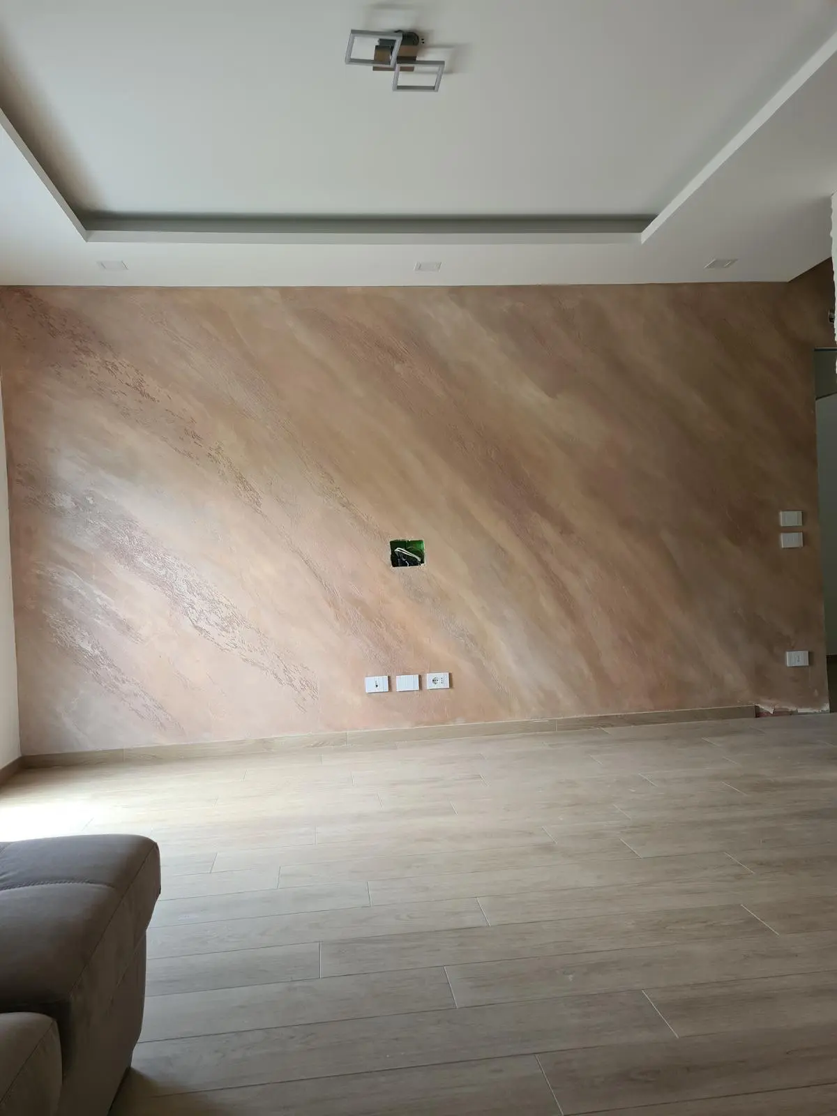 Finitura effetto legno, dettaglio del lavoro — foto 3